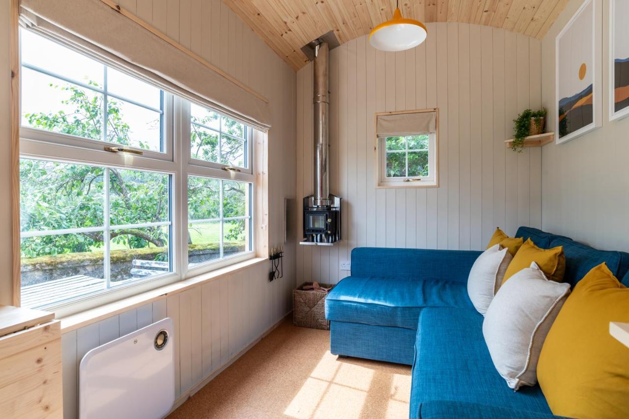 Enchanting Tiny House With Wood Burner And Hot Tub In Cairngorms بالاتر المظهر الخارجي الصورة