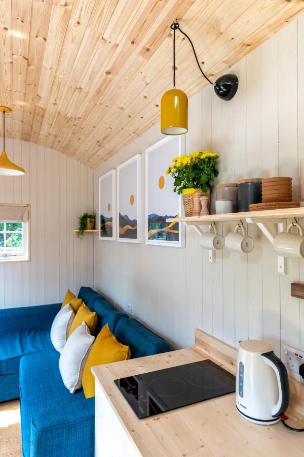 Enchanting Tiny House With Wood Burner And Hot Tub In Cairngorms بالاتر المظهر الخارجي الصورة