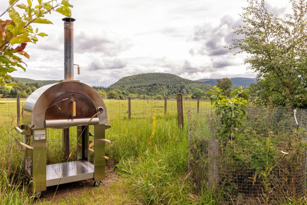 Enchanting Tiny House With Wood Burner And Hot Tub In Cairngorms بالاتر المظهر الخارجي الصورة