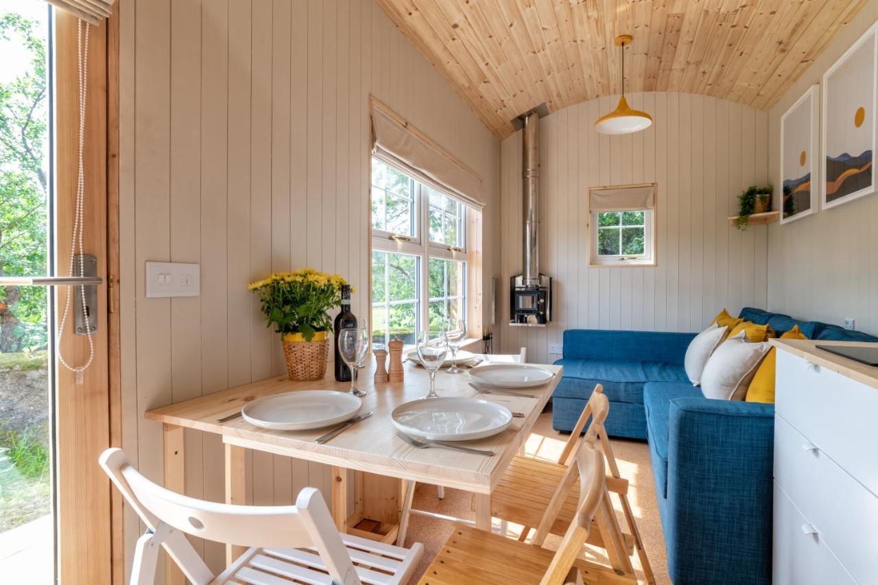 Enchanting Tiny House With Wood Burner And Hot Tub In Cairngorms بالاتر المظهر الخارجي الصورة