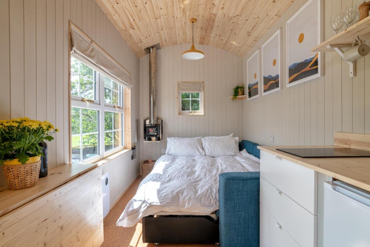 Enchanting Tiny House With Wood Burner And Hot Tub In Cairngorms بالاتر المظهر الخارجي الصورة