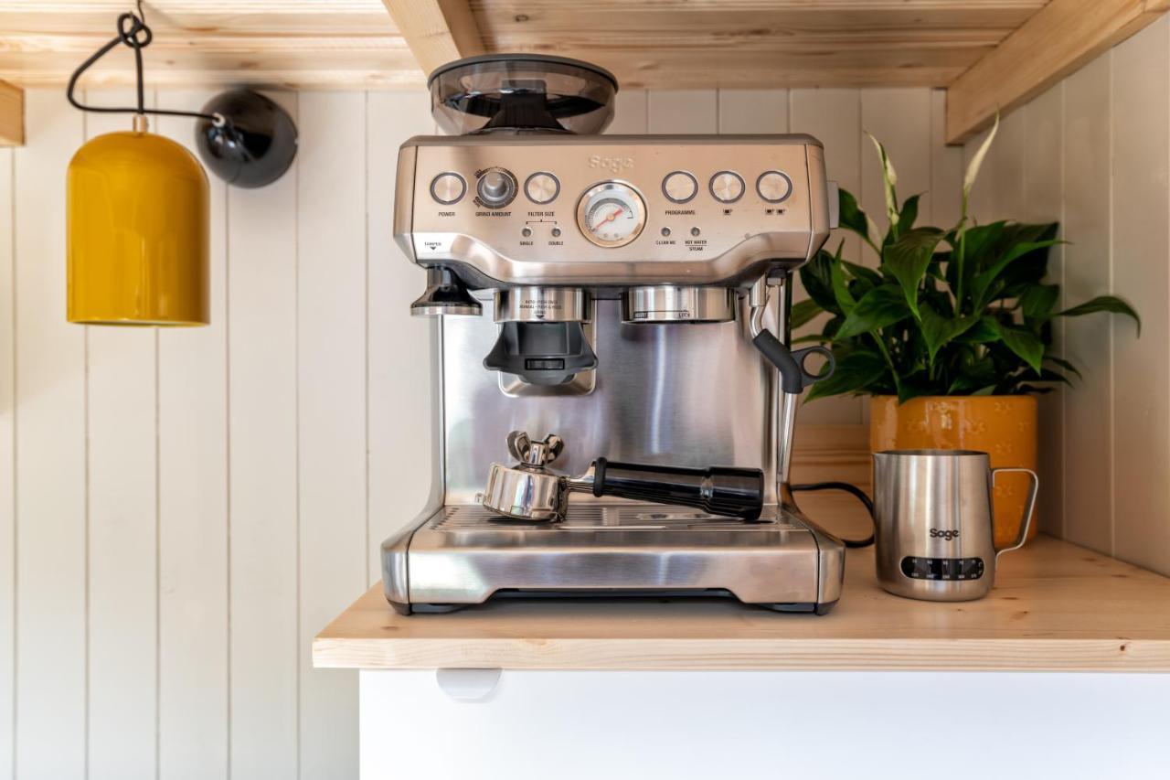 Enchanting Tiny House With Wood Burner And Hot Tub In Cairngorms بالاتر المظهر الخارجي الصورة