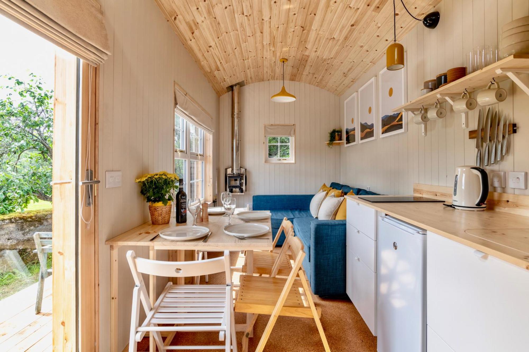 Enchanting Tiny House With Wood Burner And Hot Tub In Cairngorms بالاتر المظهر الخارجي الصورة